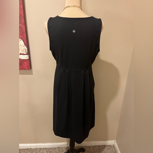 Eddie Bauer Aster Crossover Dress, SPF50 & Odor Control, Moisture wicking, Med - Picture 5 of 10